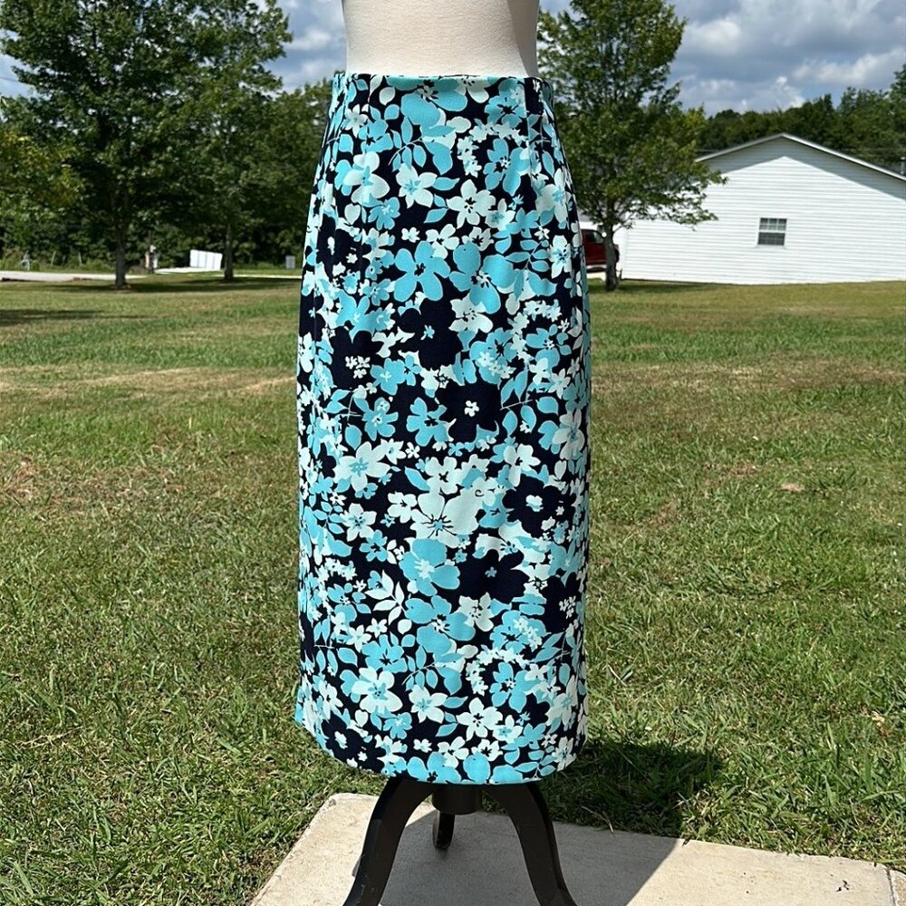 Blue floral print skirt